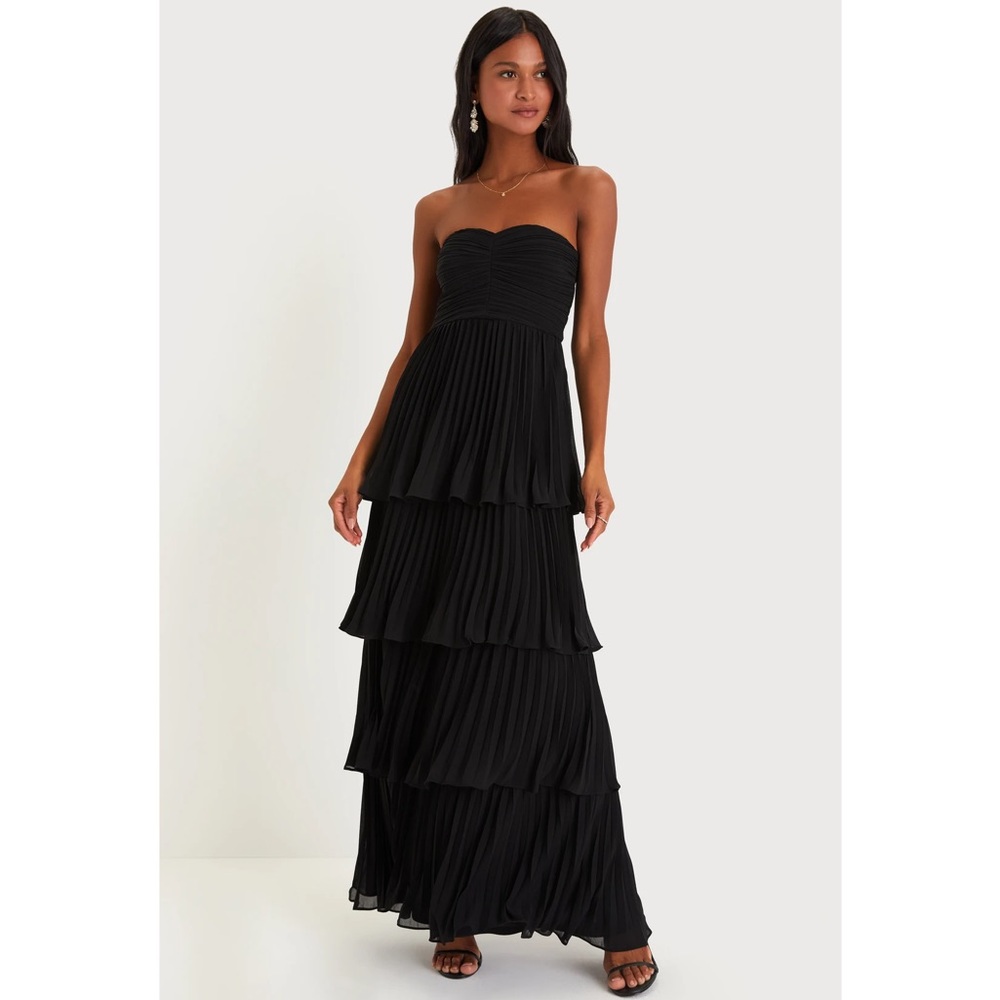 Lulu's Black Strapless Tiered Pleated Maxi Dress